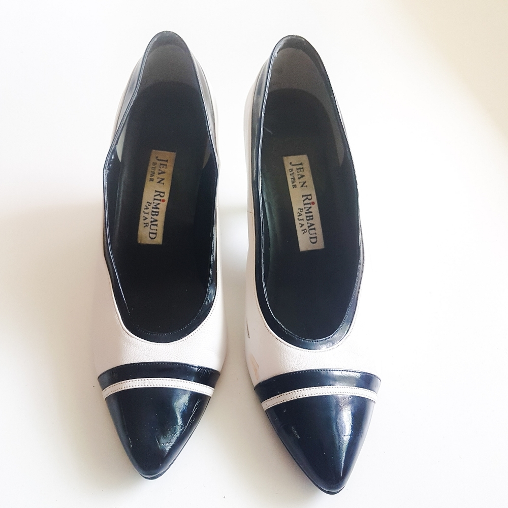 Black & white 80s vintage patent pumps! Meow! 😻